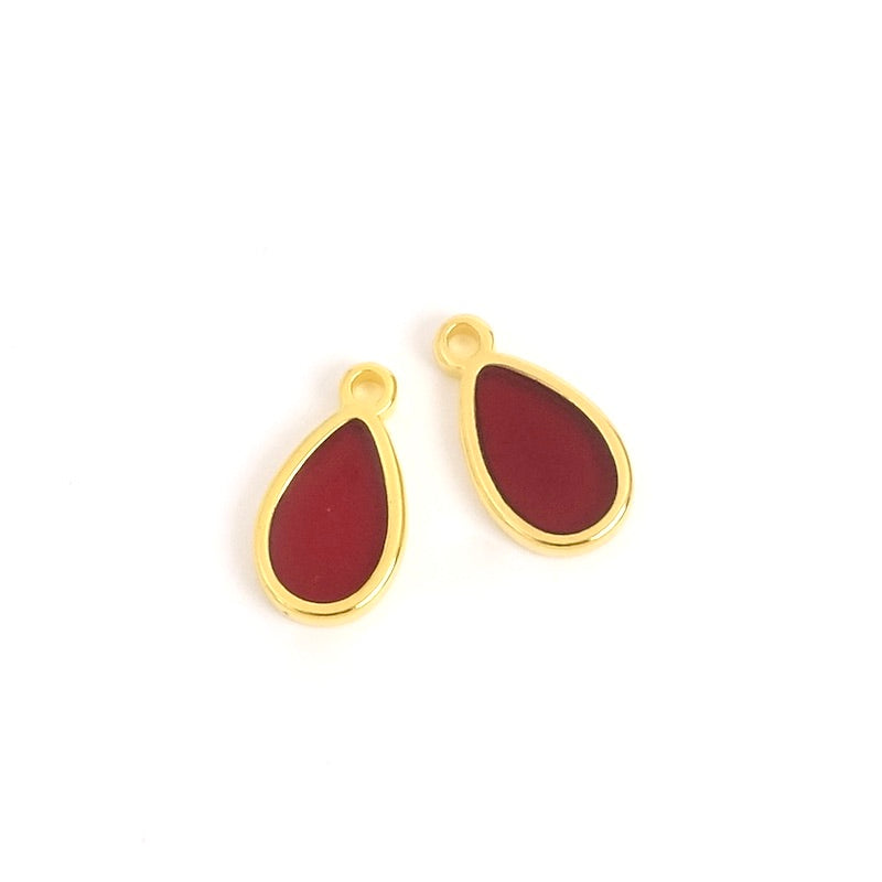 2 Red stained glass drop pendants in 24K gold-plated Zamak