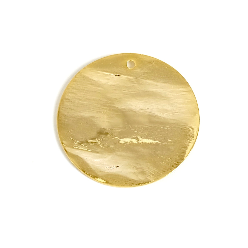 30mm hammered pendant in 24K gold-plated brass