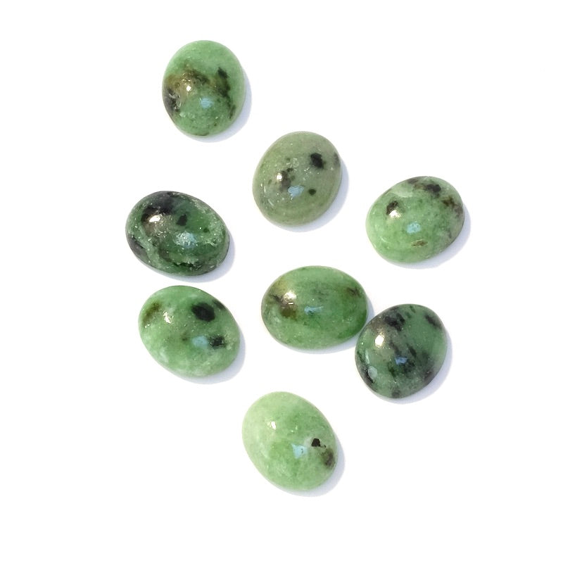 Natural stone oval cabochon 8x10mm Ruby on Zoïsite Anyolite