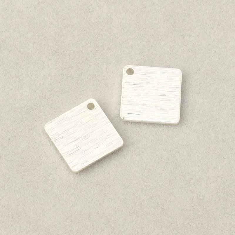 2 brushed-effect square pendants in Silver 925 Premium brass