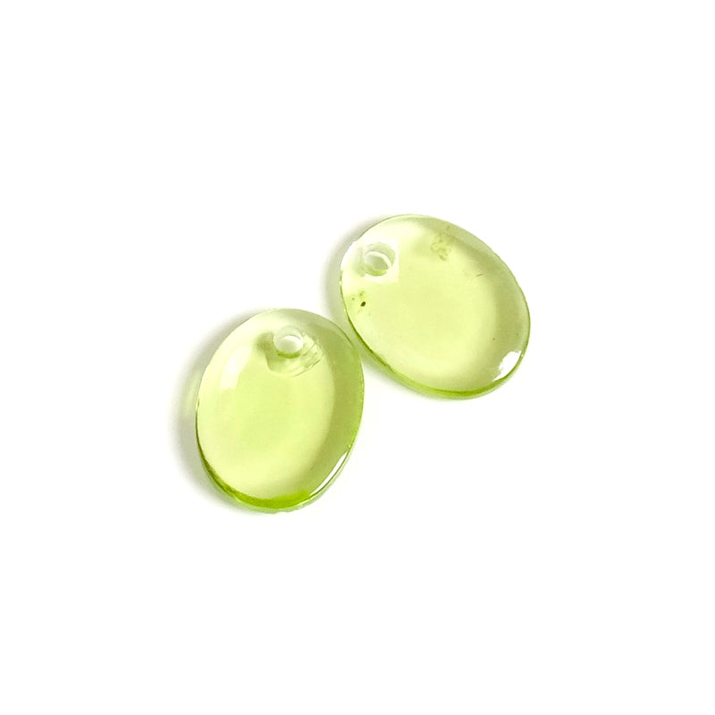 Oval pendant 8x10mm in natural Peridot stone