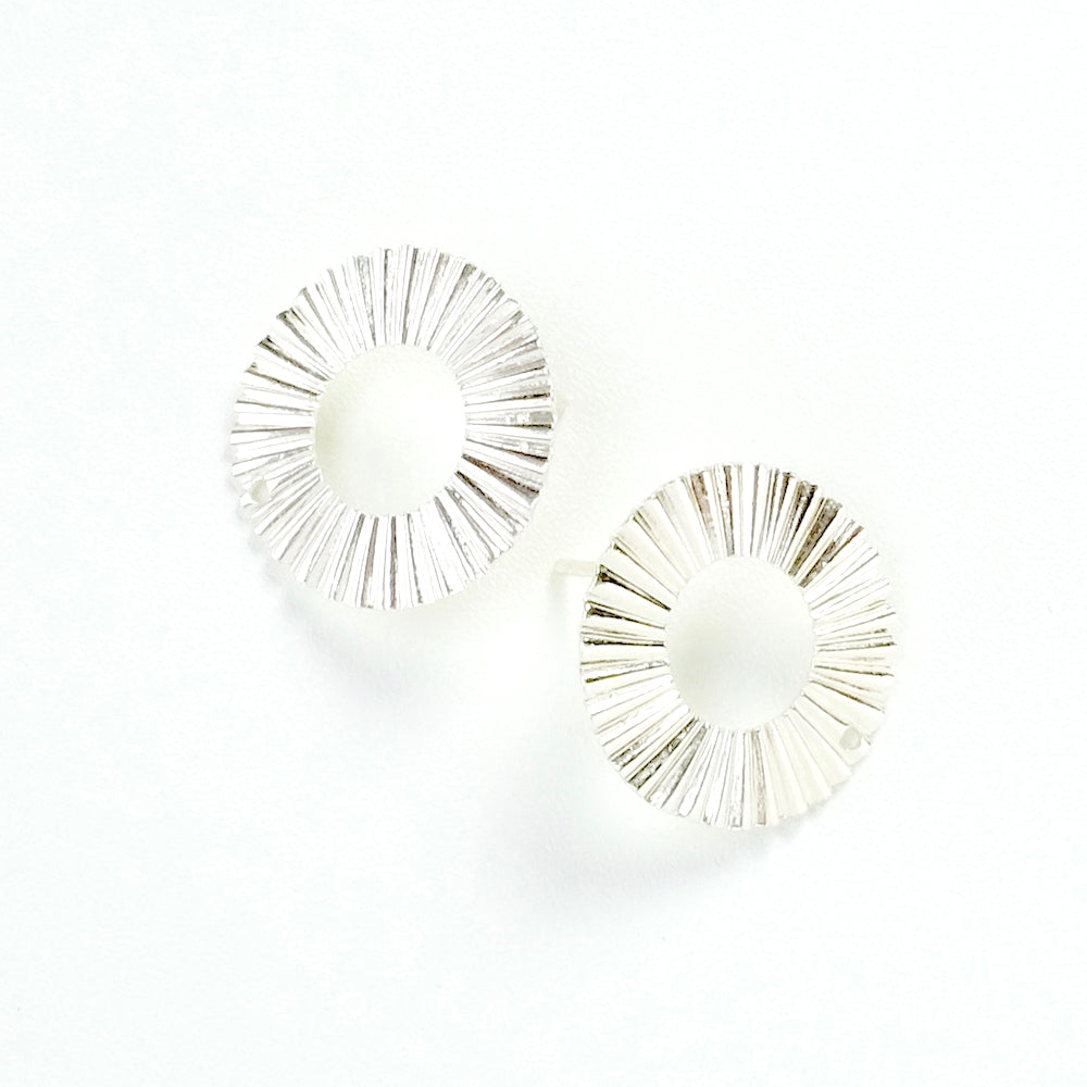 2 Premium 925 Silver plated brass wavy disc earrings