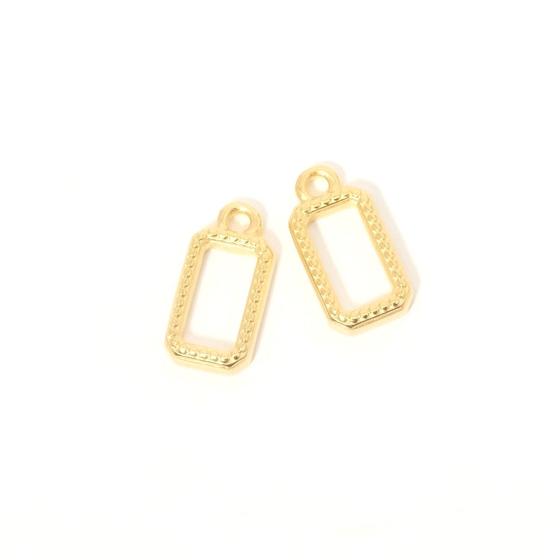 2 Rectangular openwork pendants in 24K gold-plated Zamak