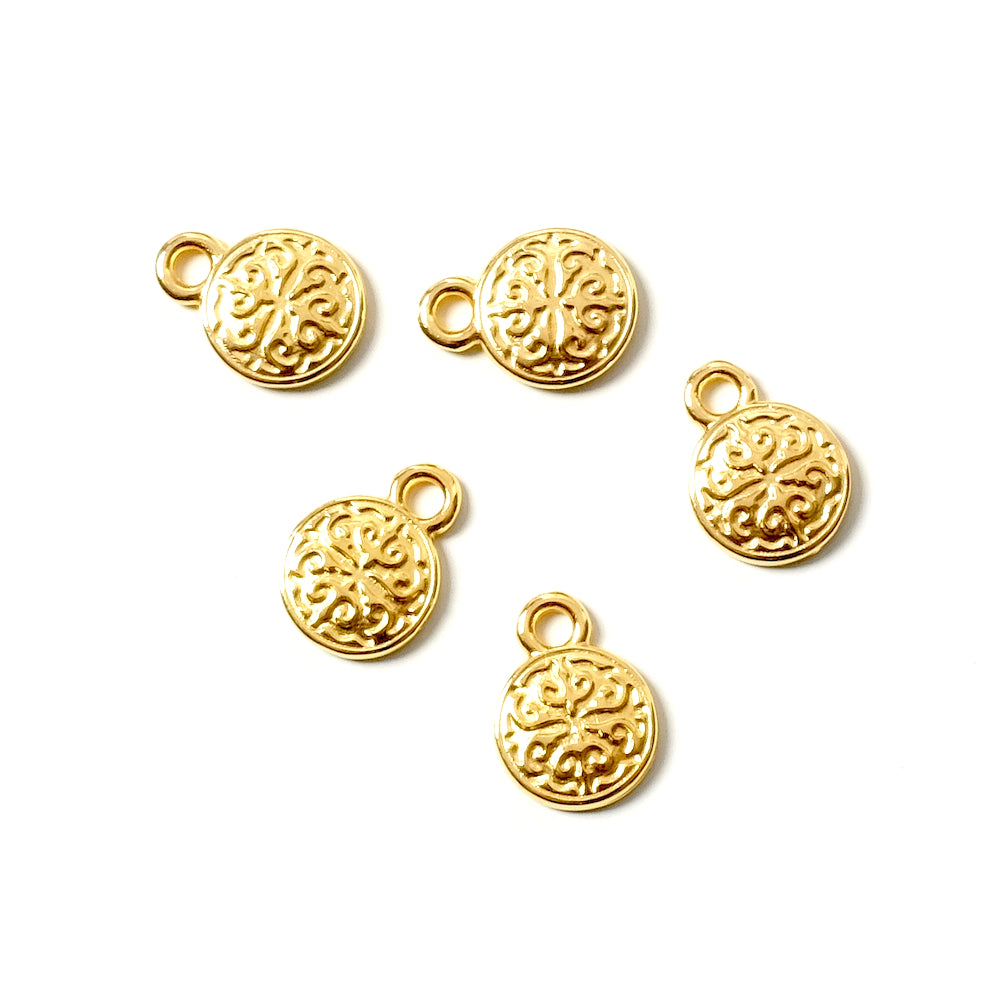 6 Round pendants in 24K gold-plated Zamak