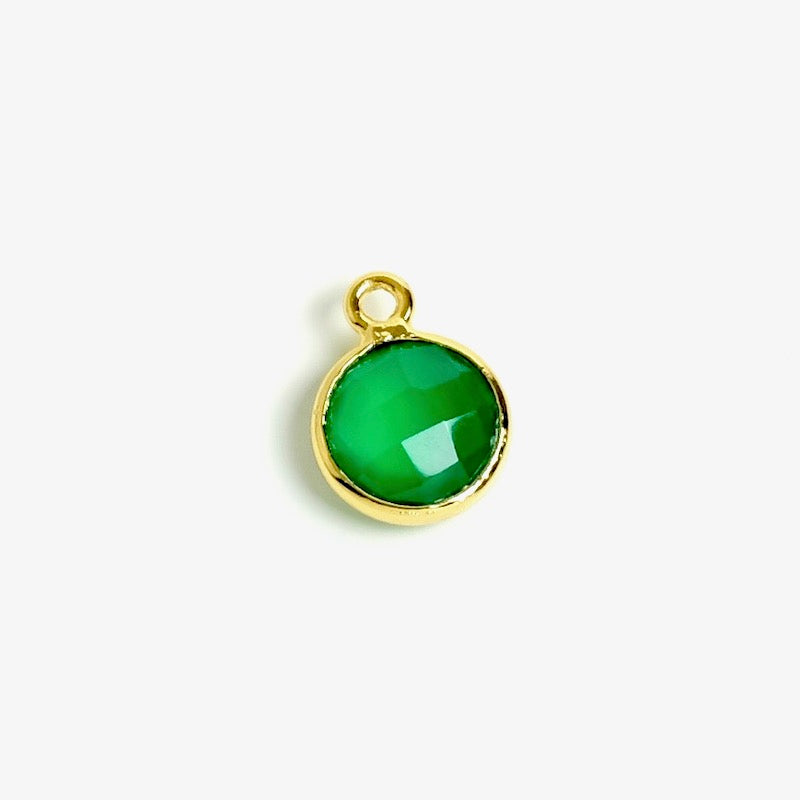 8mm Round Bezel Pendant with Green Onyx in 24K Gold-Plated Brass