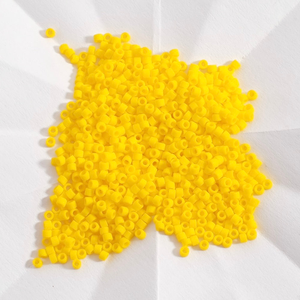 5 grams of Miyuki Délica 11/0 DB1582 Mat Opaque Canary
