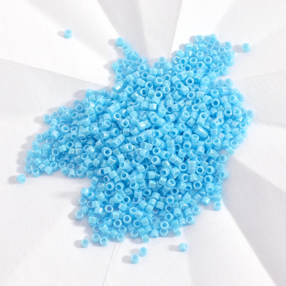 5 grams of Miyuki Délica 11/0 DB0164 Opaque turquoise blue AB