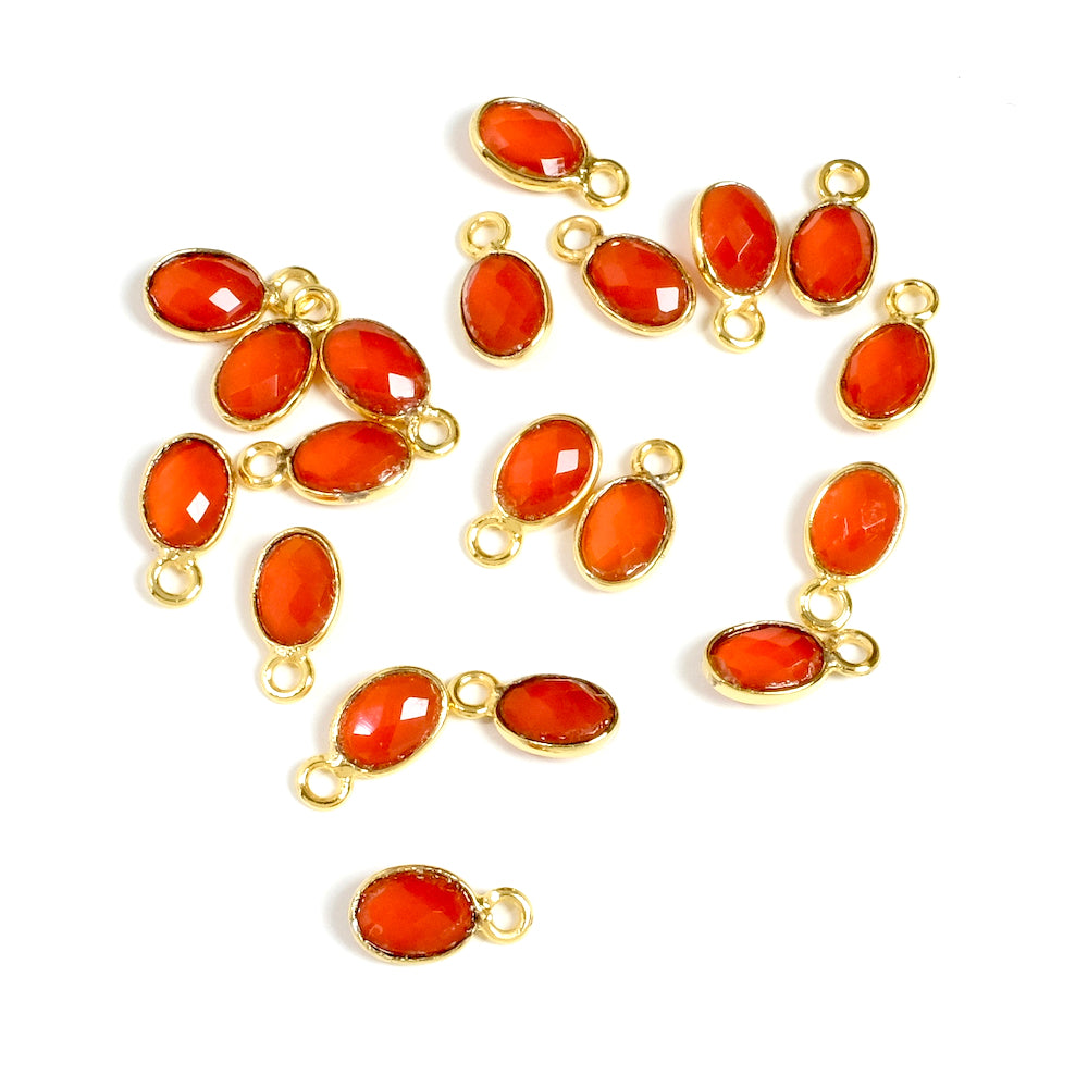 Oval-set red onyx pendant in 24K gold-plated brass