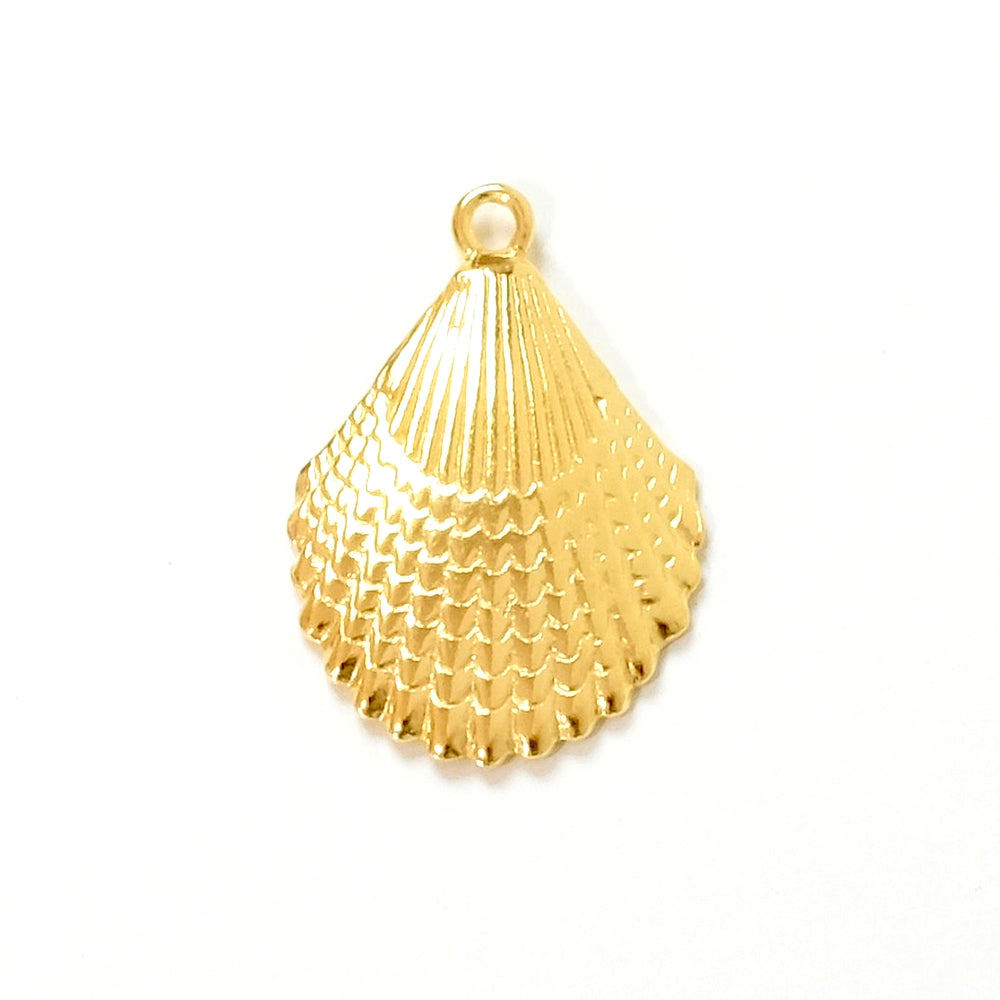 Shell pendant in 925 Sterling Silver with 24k gold plating