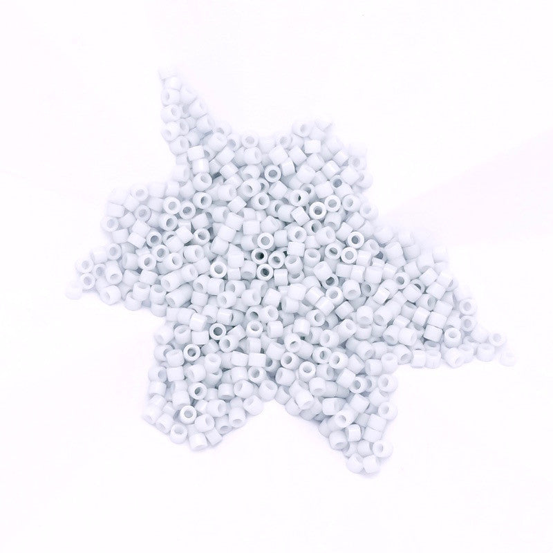 8 grams of Miyuki Délica 11/0 light gray N°209 beads