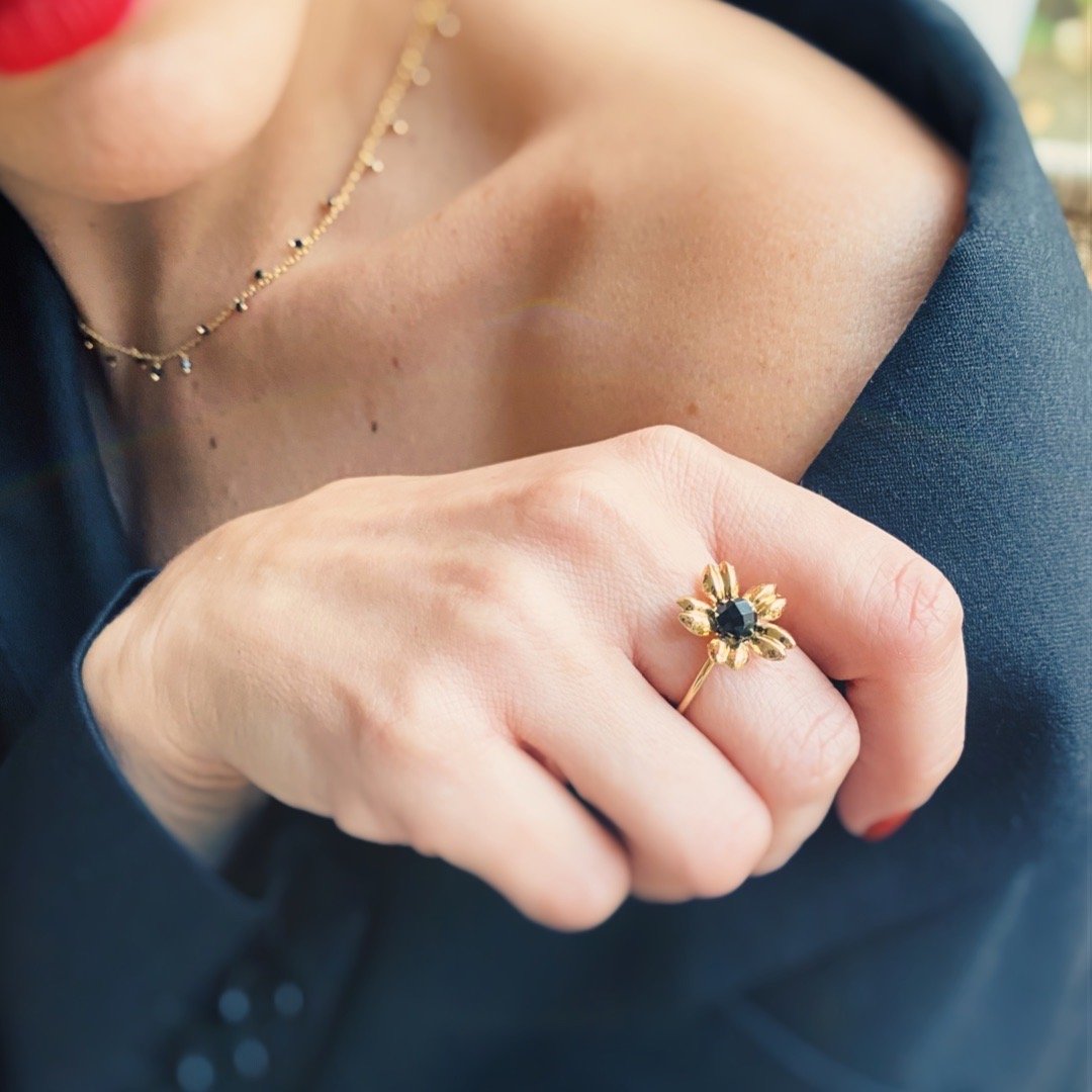 Adjustable Flower Ring for 6mm Cabochon, 16K Gold Plated (3 microns)