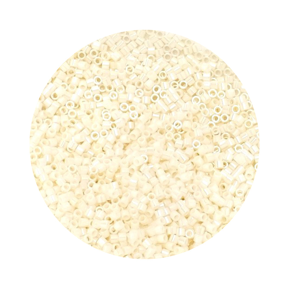 5 grams of Miyuki Délica 15/0 Ceylon Light Yellow DBS 0203 beads